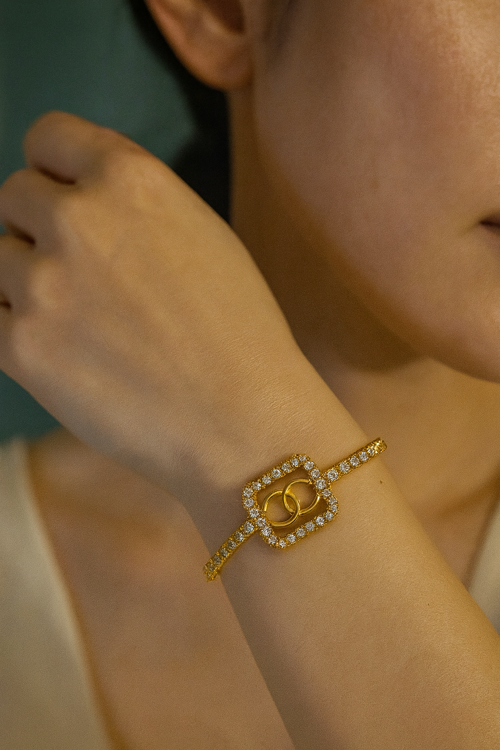 Luxe Embrace Bracelet