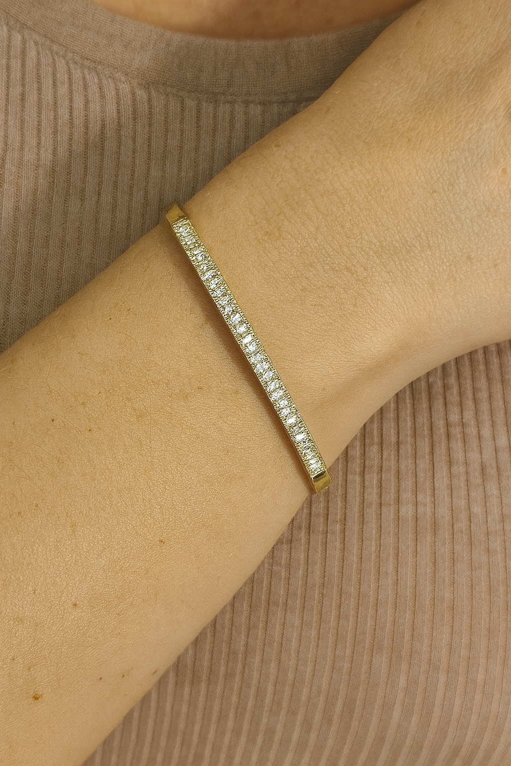 Lumière Baguette Bangle – 18K Gold Plated