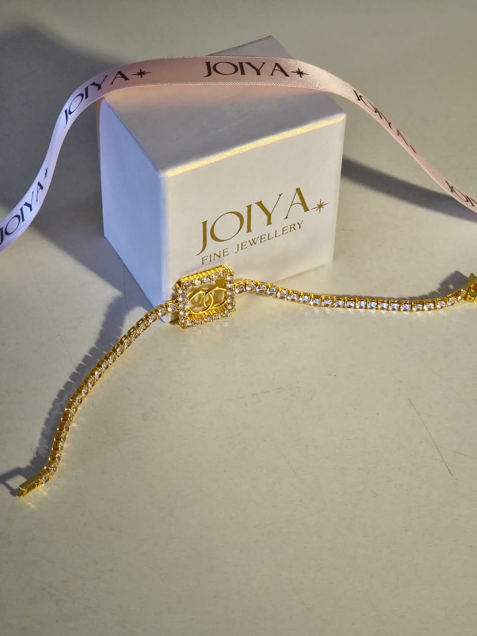 Luxe Embrace Bracelet