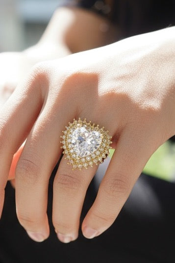 Luxury Heart-Cut Statement Rin
